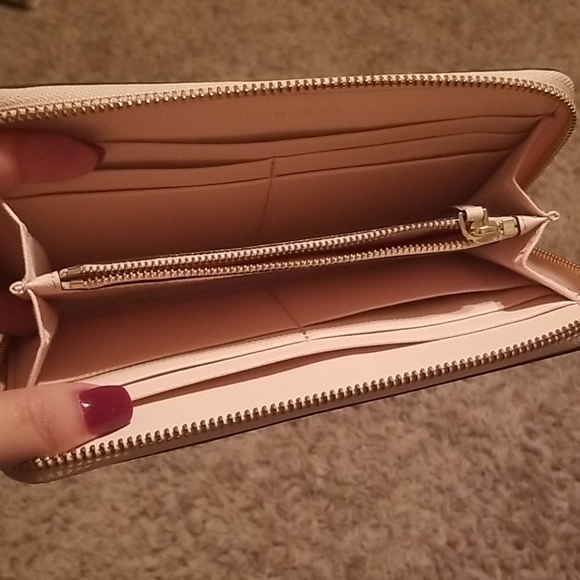 Wallet - Picture 4 of 4